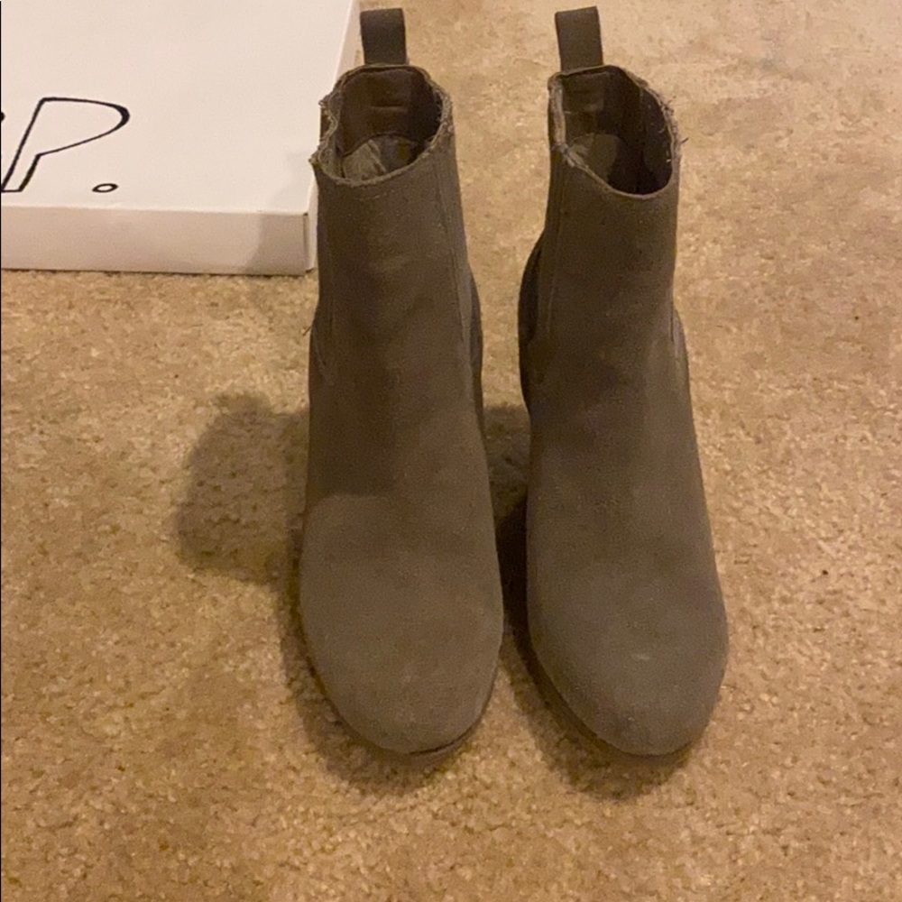 NWOT Dolce vita wedges